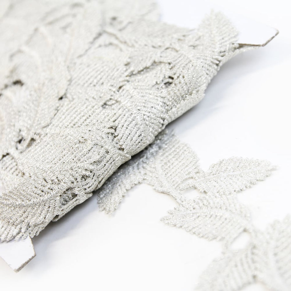 Lace Guipure Trim w Dainty Leaves