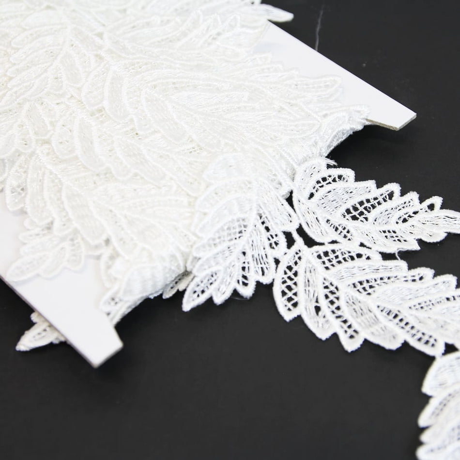 Lace Guipure Trim w Triple Fern Vine
