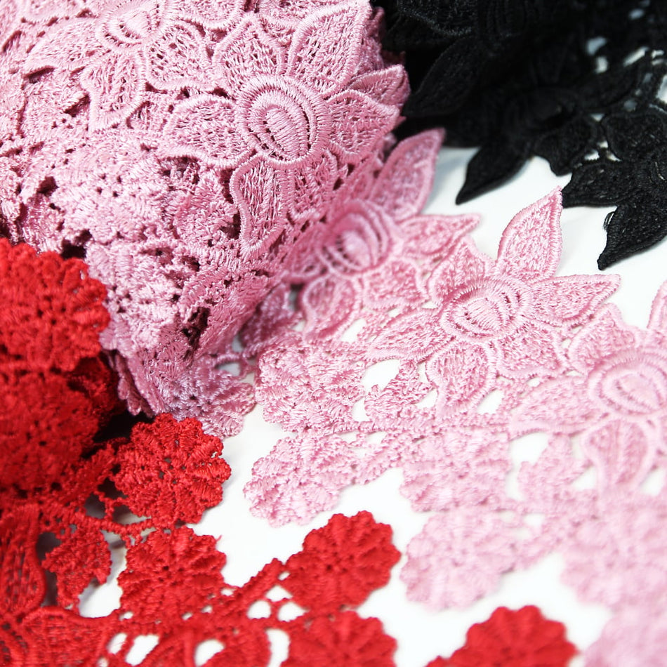 Lace Guipure Trim w Rain Lilies