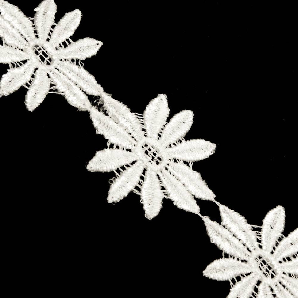Lace Guipure Trim w Large Daisies