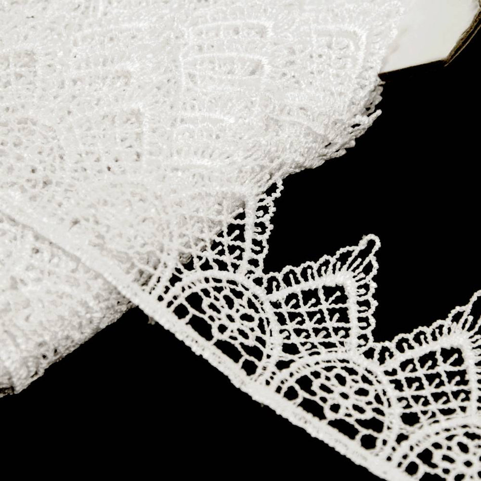 Lace Guipure Trim w Daisies & Pointed Scalloped Edging