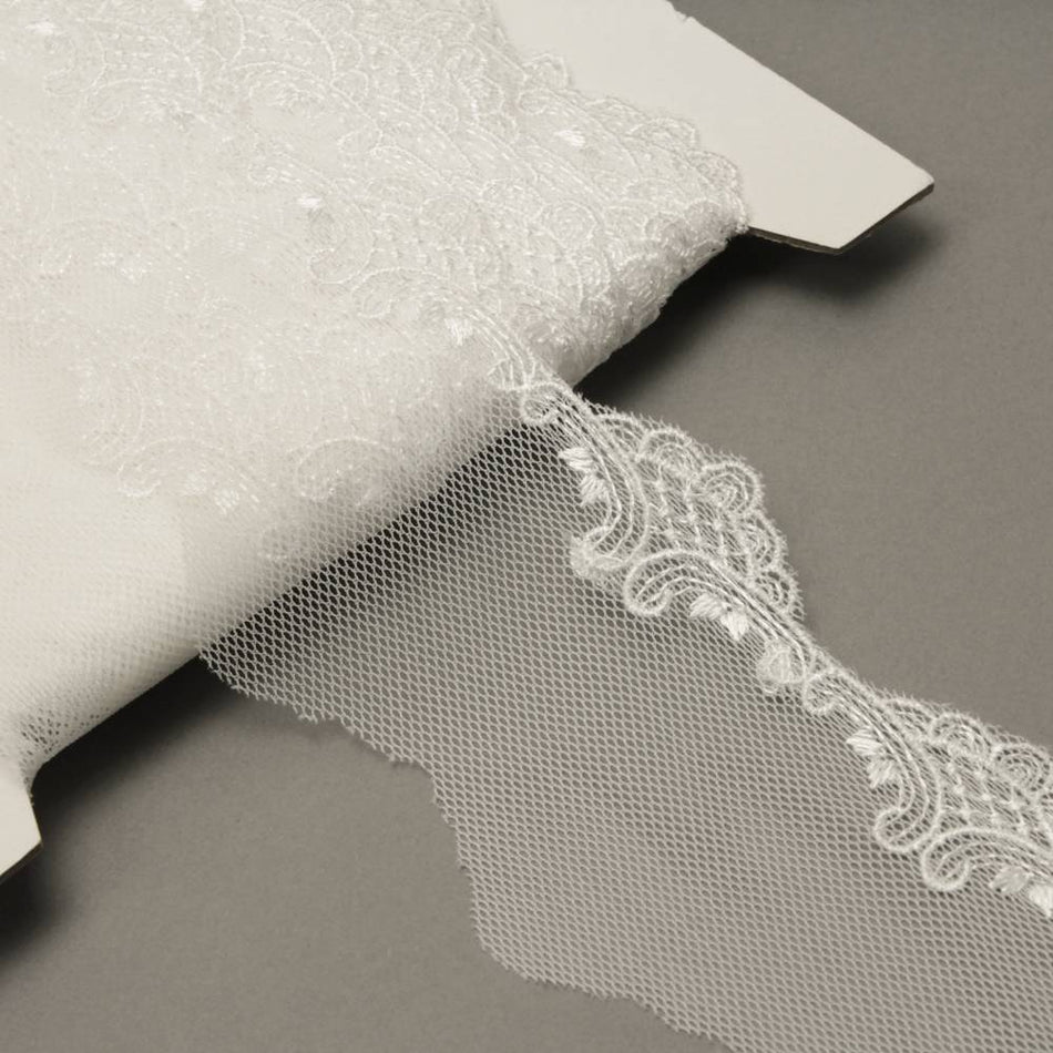Lace Galloon Trim w Embroidered Edging