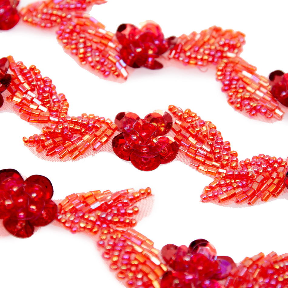 Daisies Sequin Trim w Beaded Leaves