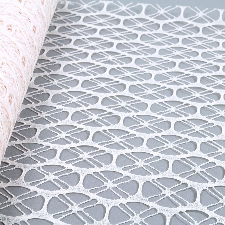 Oval Weave Veiling / Netting Mesh w Criss-Cross - 48cm / 19"